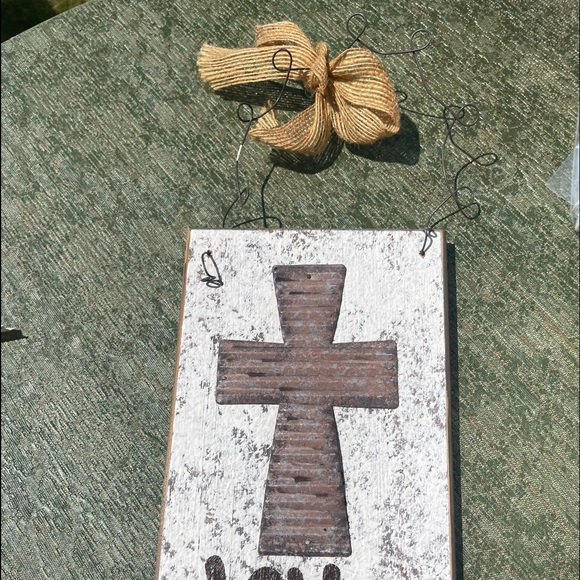 Cross “Love” hanging sign - Picture 2 of 2